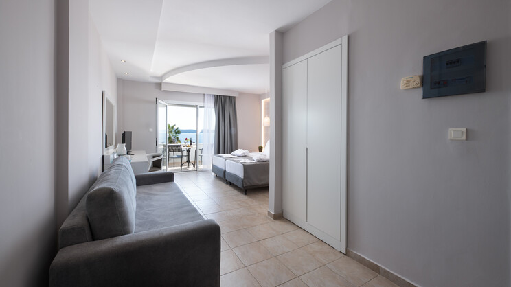 One Bedroom Suite Sea View